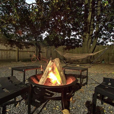 Spacious Bungalow With 6 Beds, Games, And Fire Pit - Close To Beale Street, Bbq, Graceland, & Liberty Bowl Memphis Exterior photo