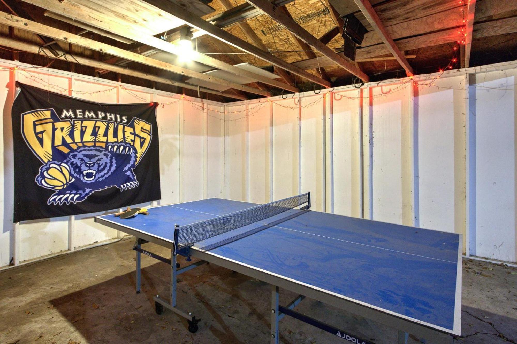 Spacious Bungalow With 6 Beds, Games, And Fire Pit - Close To Beale Street, Bbq, Graceland, & Liberty Bowl Memphis Exterior photo