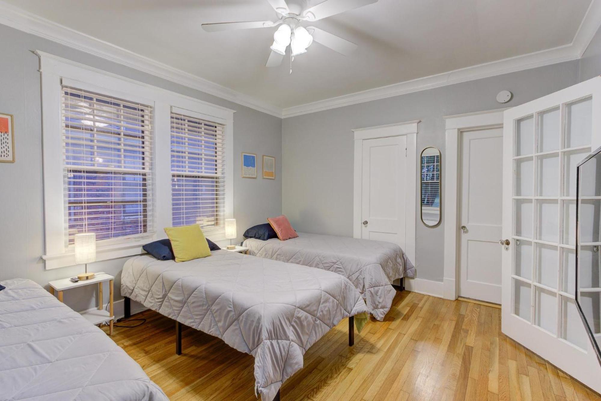 Spacious Bungalow With 6 Beds, Games, And Fire Pit - Close To Beale Street, Bbq, Graceland, & Liberty Bowl Memphis Exterior photo